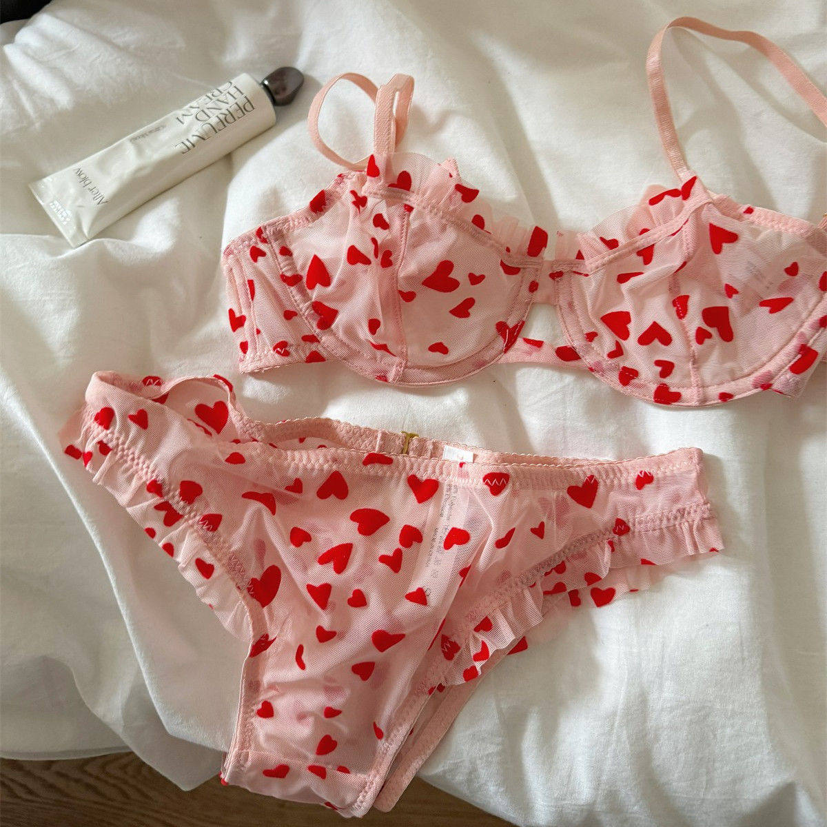 纯欲爱心性感超薄款蕾丝内衣套装防下垂法式粉色透明无海绵文胸罩,女装/女士精品,大码内搭,淘宝优惠券,粉丝福利购,淘宝优惠卷