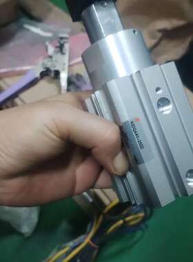 适用的气缸RSDQ40-25DD供应，有轻磕议价