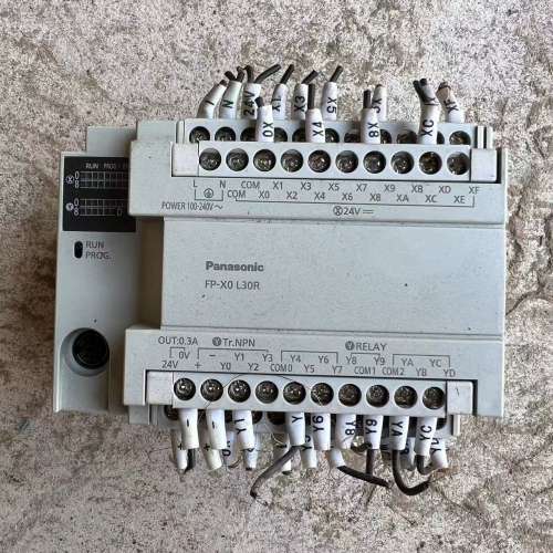适用FP-X0 L30R PLC控制器，，功能完好。议价