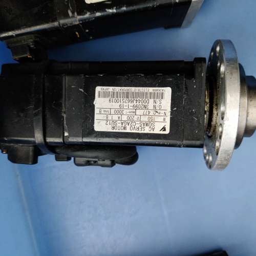 适用马达SGMAS-C2AGA-SU12一台议价