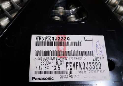 EEVFK0J332Q 松下高频低阻贴片铝电解电容 12.5X13.5 6.3V3300UF