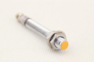 接近开关IEW200传感器金属感应开关