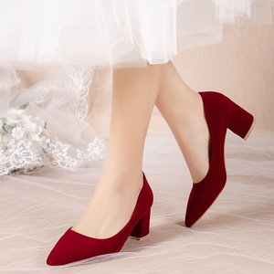 红色婚鞋女尖头粗跟高跟鞋女大码3-5cm中跟磨砂新娘敬酒鞋伴娘鞋