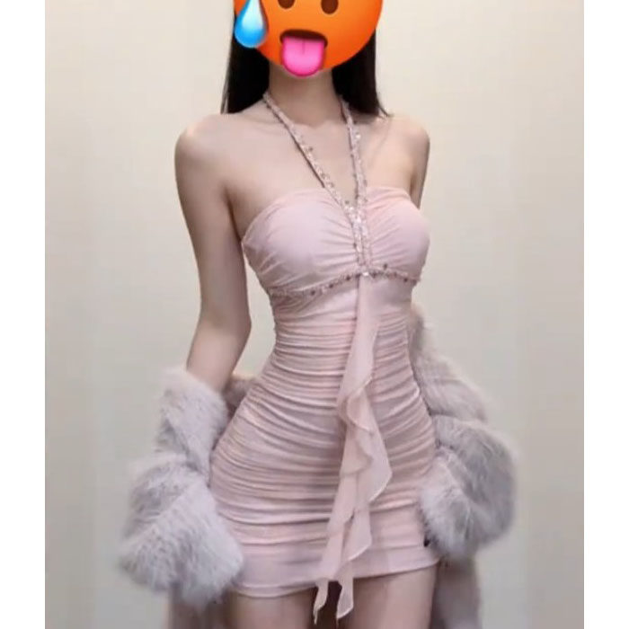纯欲风粉色重工镶钻挂脖荷叶边连衣裙女春夏季收腰显瘦打底短裙子