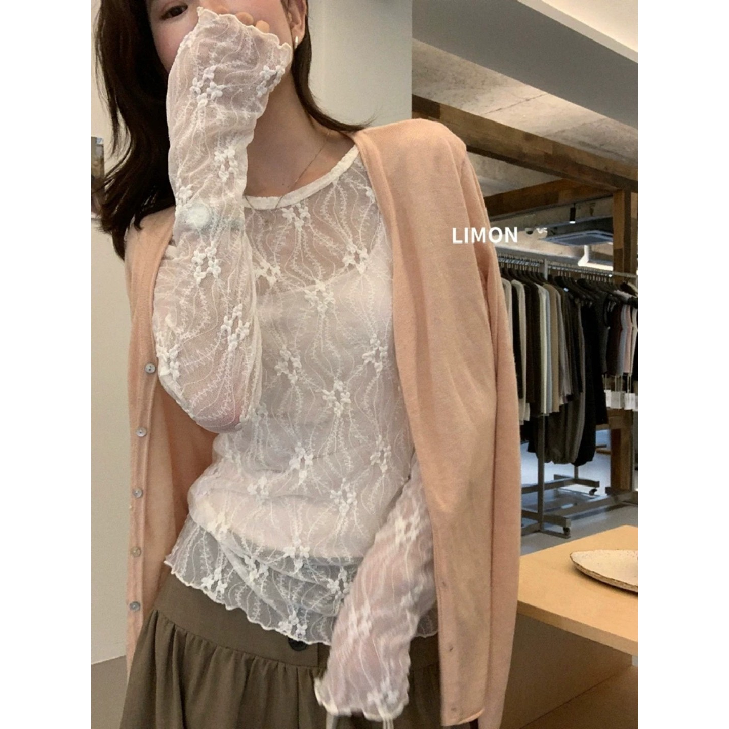 韩系白色长袖蕾丝衫t恤女春秋纯欲风微透修身内搭打底衫气质上衣
