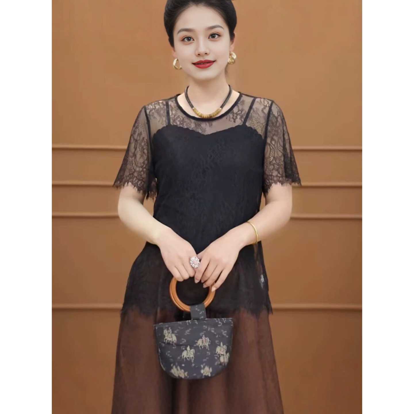 2026新款夏季蕾丝圆领镂空T恤女时尚百搭纯色罩衫打底衫上衣