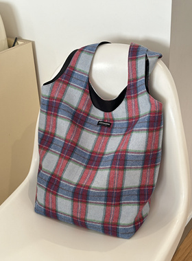 fourfourtwoone秋冬慵懒松弛高含毛毛呢蓝粉格纹包包挎包布袋子