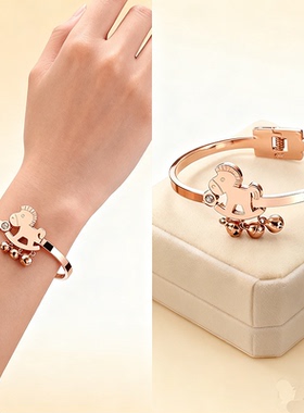 马年本命年手链小马上有钱手镯女小众设计时尚个性配饰钛钢玫瑰金