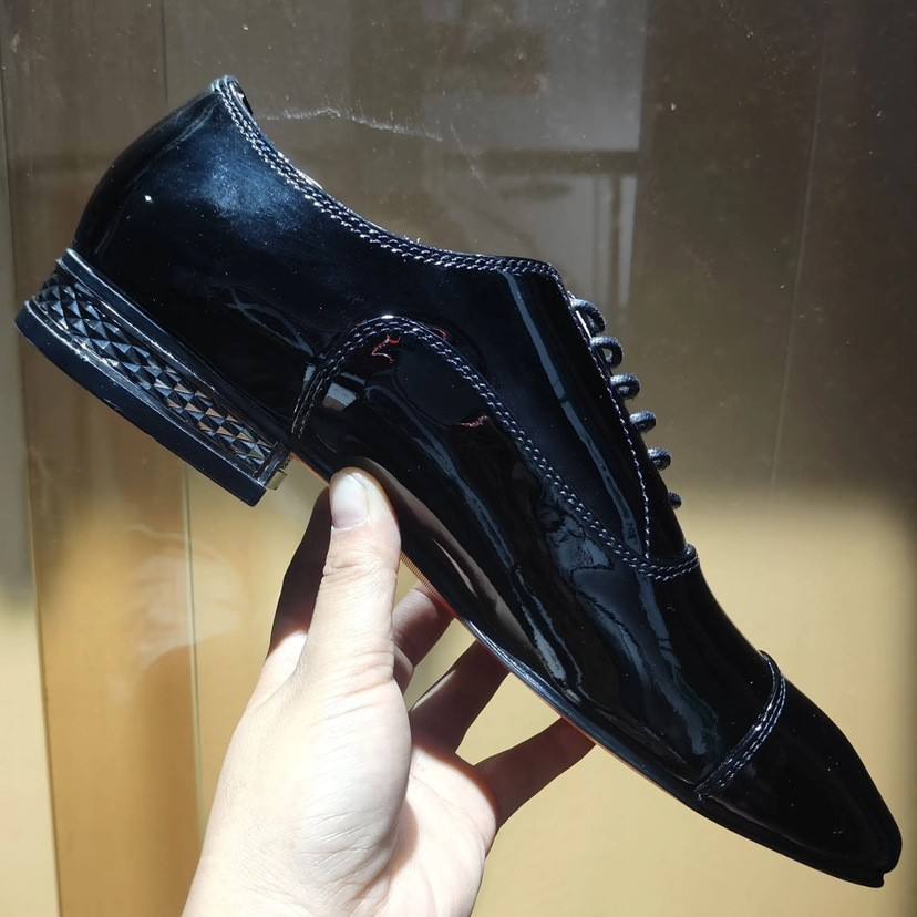 新款红底男鞋英伦风春夏亮面漆皮三接头皮鞋男商务正装牛津鞋尖头