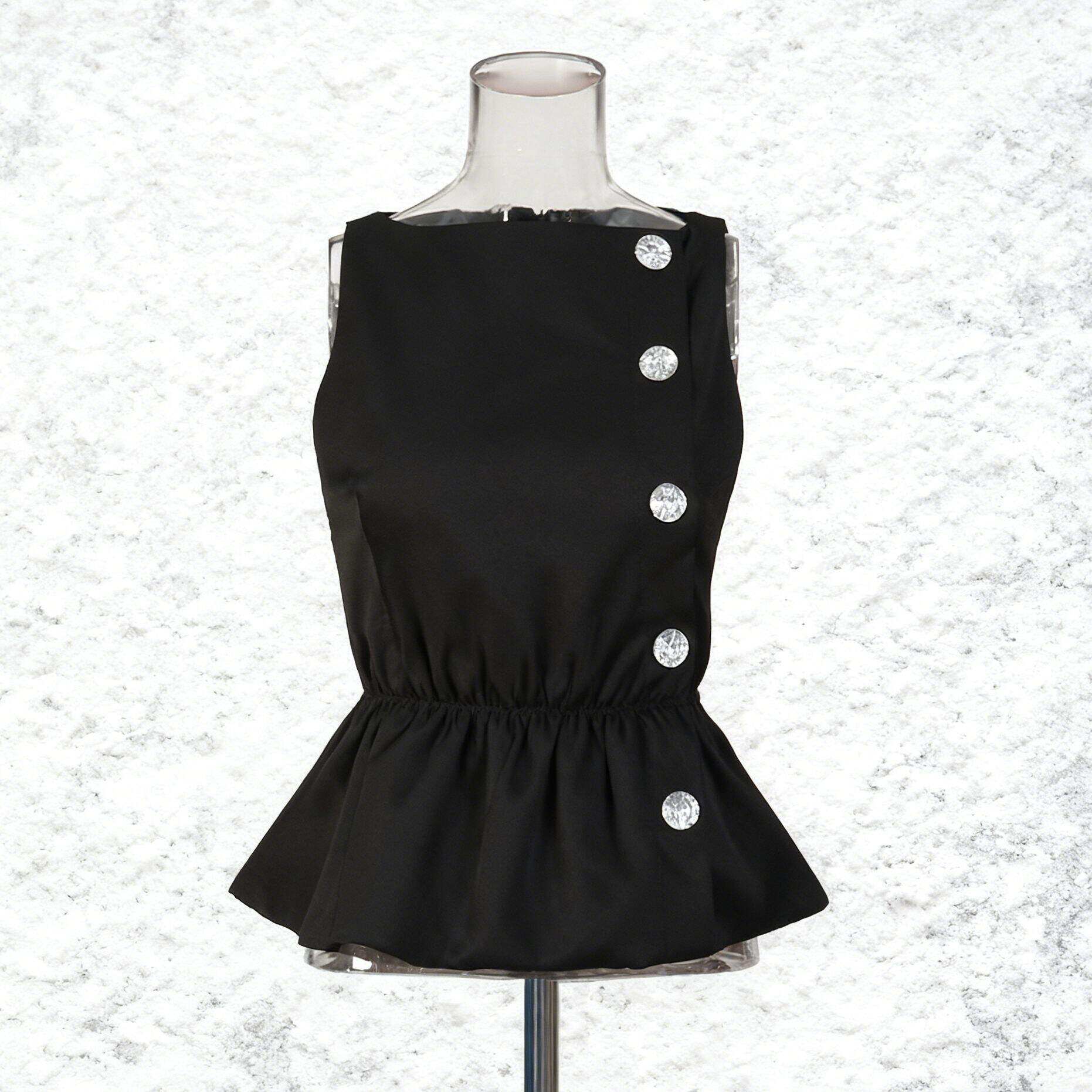 新款欧美气质通勤风背心2026无袖单排钻石扣收腰显瘦修身纯色上衣