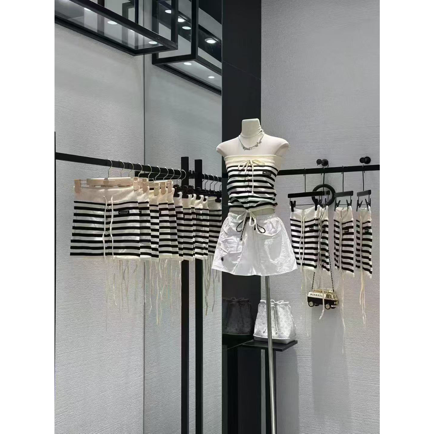 ueelook慵懒条纹系 舒适百搭显瘦条纹针织抹胸上衣女夏季