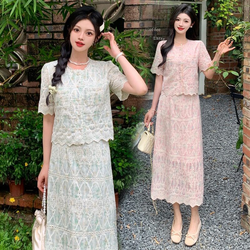 大码时尚套装女夏季蕾丝短袖上衣微胖MM刺绣镂空显瘦半身裙两件套