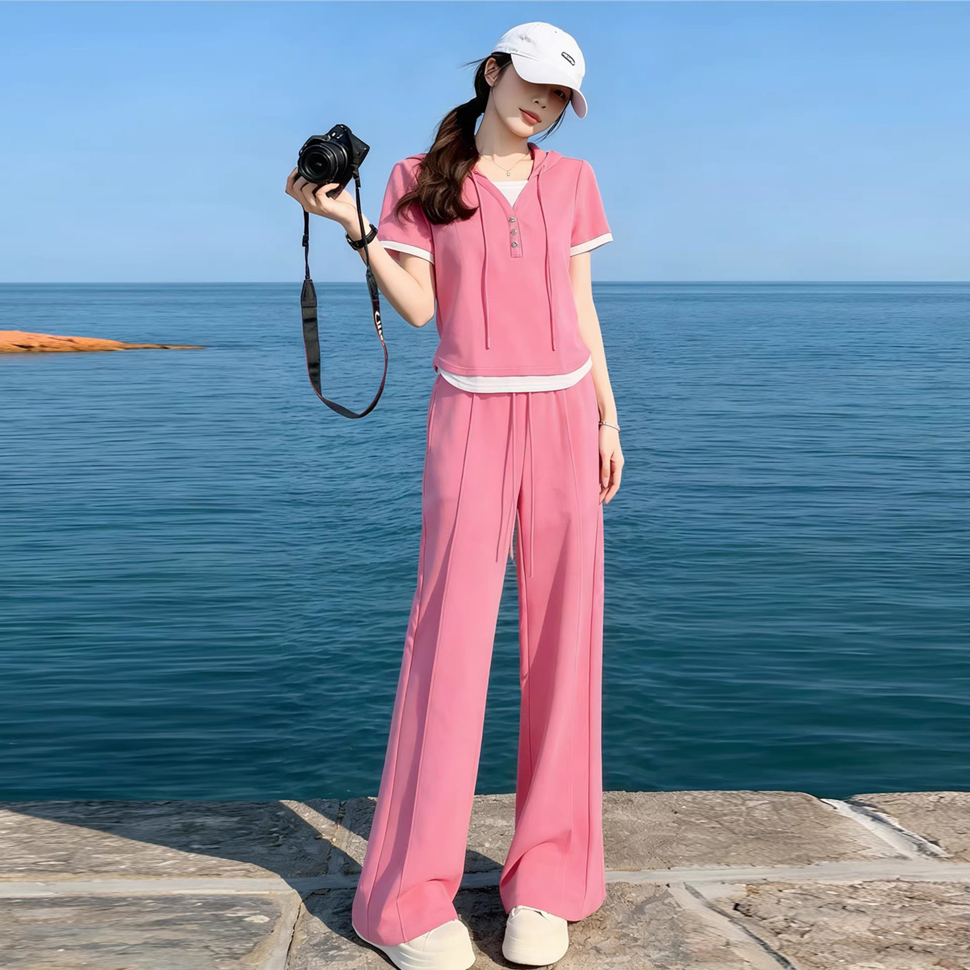 2026夏独特漂亮时尚运动套装女减龄假两件连帽短袖休闲长裤两件套