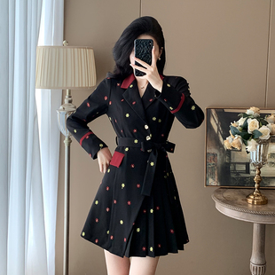 小个子黑色连衣裙2024秋季新款气质收腰显瘦西装高级感裙子小香风