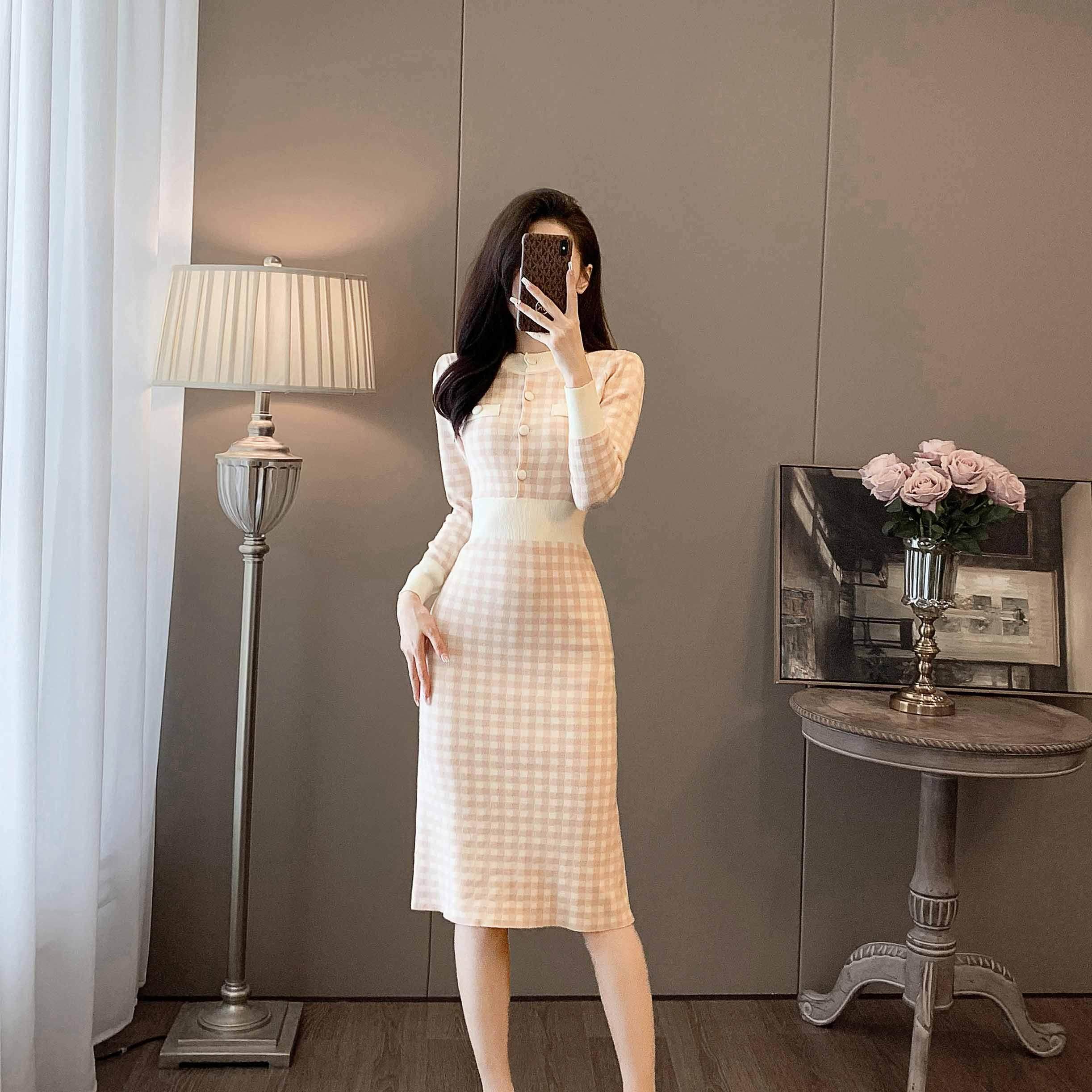 2024秋装新款高级感针织连衣裙女收腰显瘦名媛气质小香风毛衣长裙