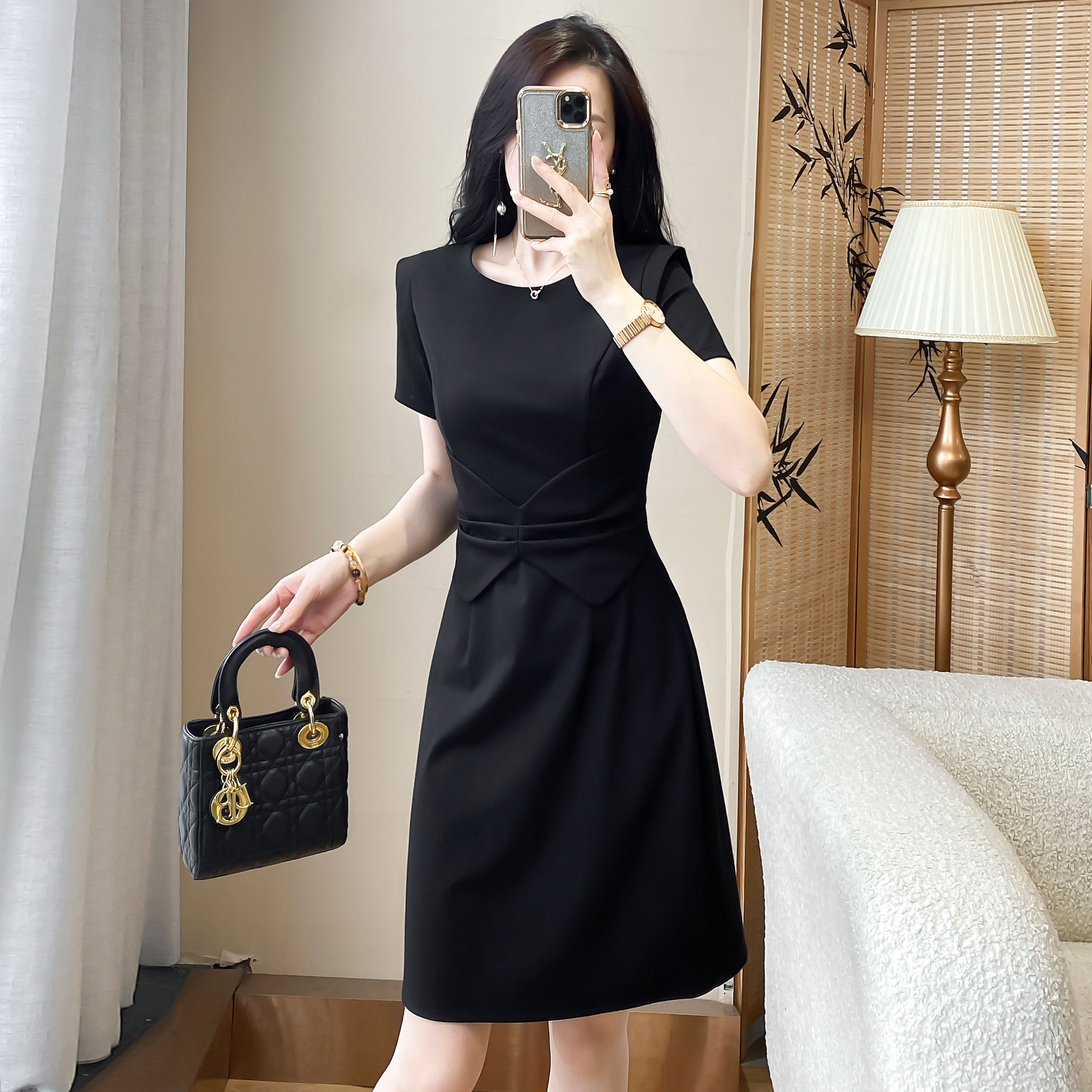 2025夏季新款高级感简约连衣裙