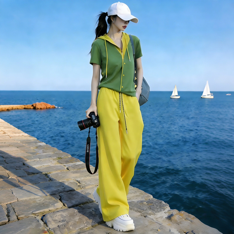 休闲运动套装女2026新款夏时尚减龄显瘦撞色连帽短袖阔腿裤两件套