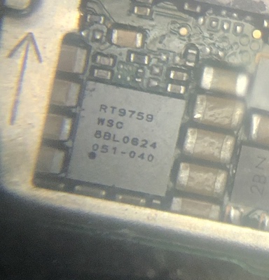 荣耀50se充电轻奢版芯片RT9759