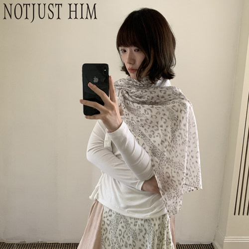 花筏NOTJUSTHIM 豹纹丝巾
