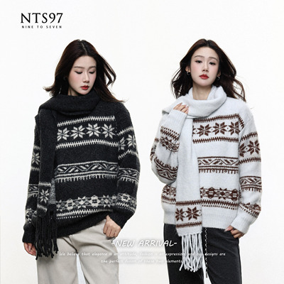NTS97费尔岛双色带围巾毛衣