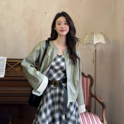 2025新款圆领宽松短款皮衣外套女