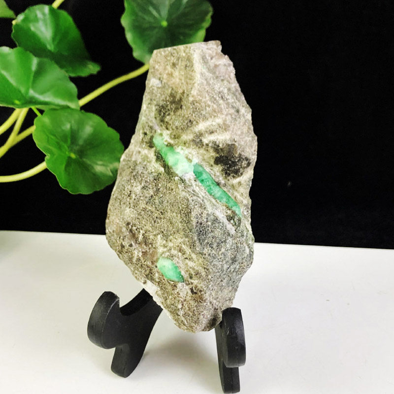 灵汐猫天然祖母绿原石绿宝石摆件