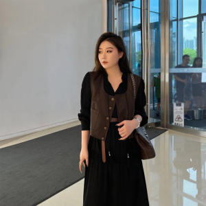 大码女装胖mm复古法式皮衣马甲女春秋设计感小众休闲气质无袖上衣