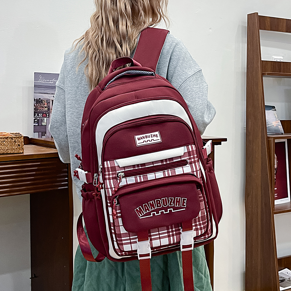 韩版森系小学生书包女高颜值格子撞色学院风中学生多隔层双肩包