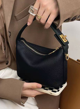轻奢小众高级感黑色手提包包女式2025新款通勤单肩斜挎时尚小方包