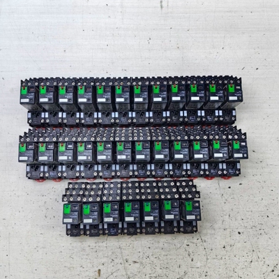 九五新施耐德RXM3AB2P7中间继电器配RXZE2S111 ~议价
