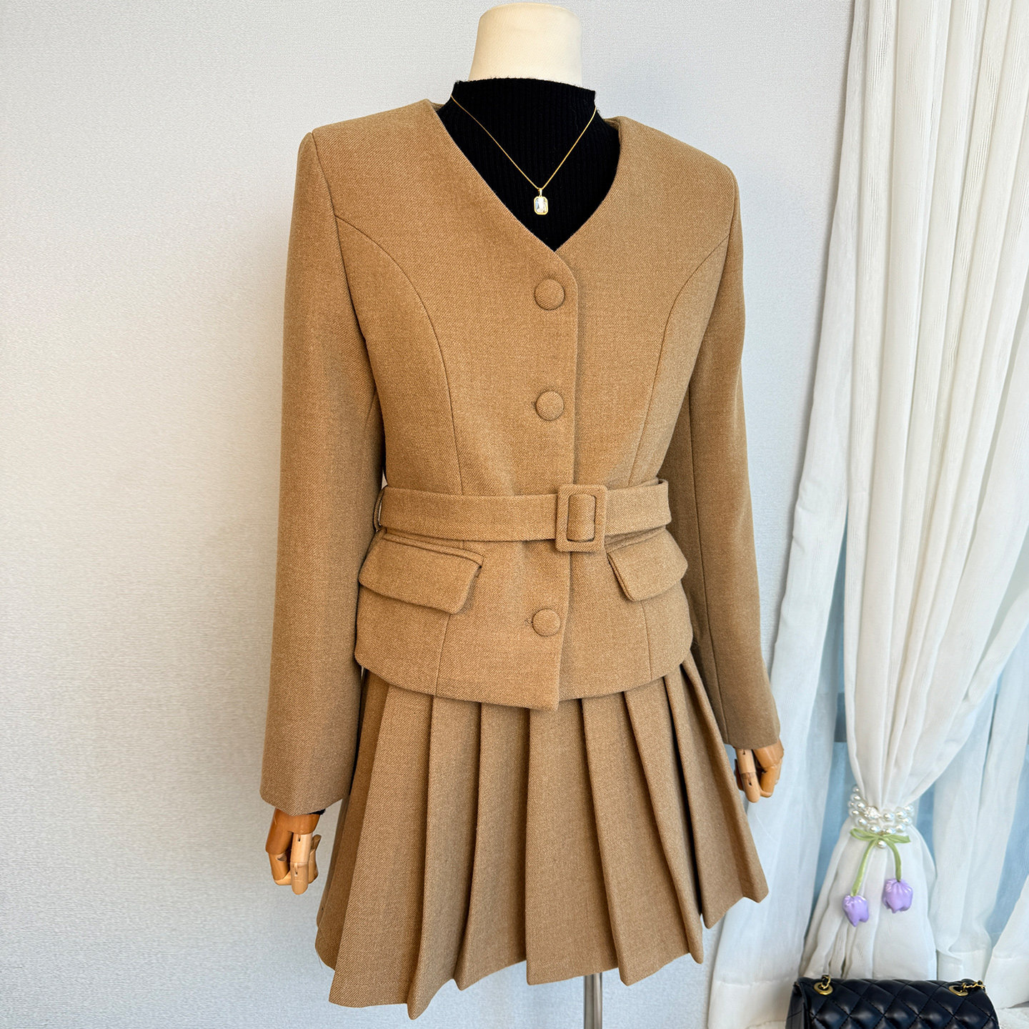 高定小香风针织斗篷羽绒服套装女2025冬新款显瘦减龄百褶裙三件套,女装/女士精品,时尚套装,淘宝优惠券,粉丝福利购,淘宝优惠卷