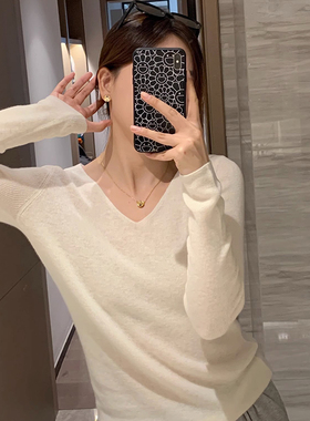 白色v领毛衣打底衫女2025新款秋季修身长袖上衣秋冬内搭针织衫女