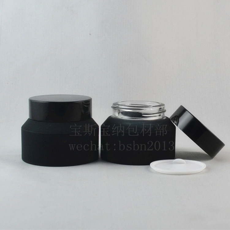 特别的瓶身颜色 超级避光 配内盖手拉片 经典小黑瓶！！