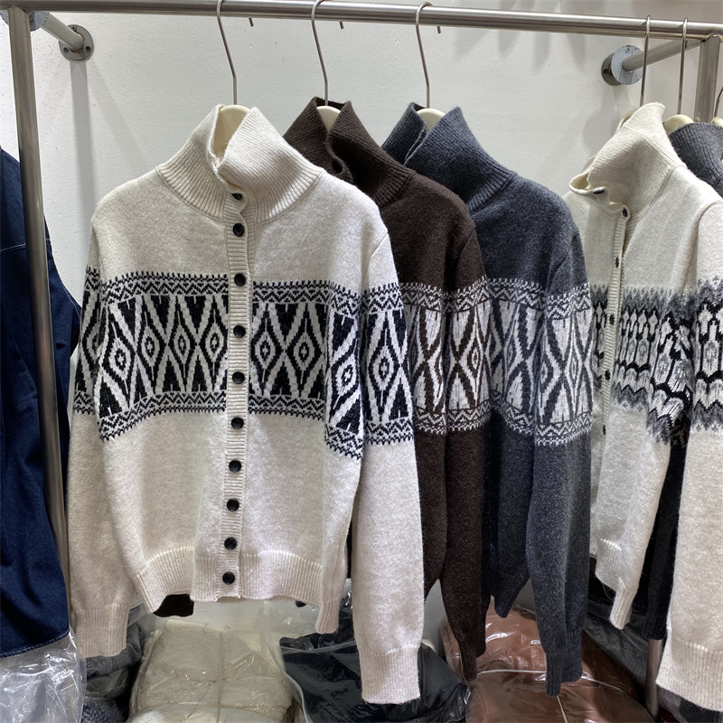 欧式费尔岛高领熊绒毛衣开衫女