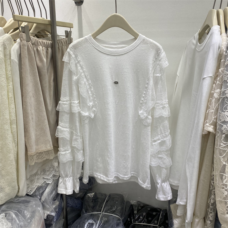 欧货2026女春高级感蕾丝花边拼接长袖T恤白色宽松显瘦遮屁股上衣