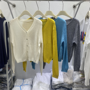 中式2026春款极简V领单排扣针织开衫女百搭显瘦短款长袖毛衣外套