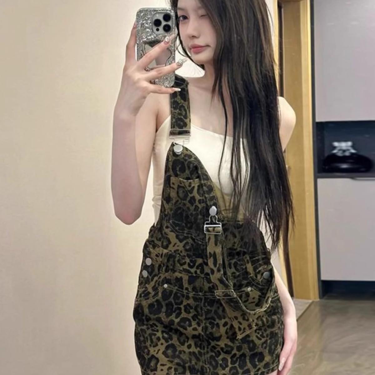 复古豹纹背带连衣裙修身女装