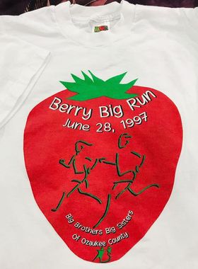 盐系炸街潮牌上衣短袖T恤休闲宽松纯棉百搭创意红色草莓印花男女