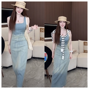 港风渐变色无袖牛仔连衣裙女2025年夏季新款修身水洗背心中长裙子