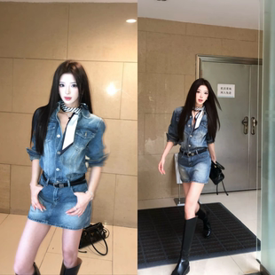 港风翻领纽扣洗水牛仔连衣裙女2026春季新款显瘦做旧辣妹包臀短裙