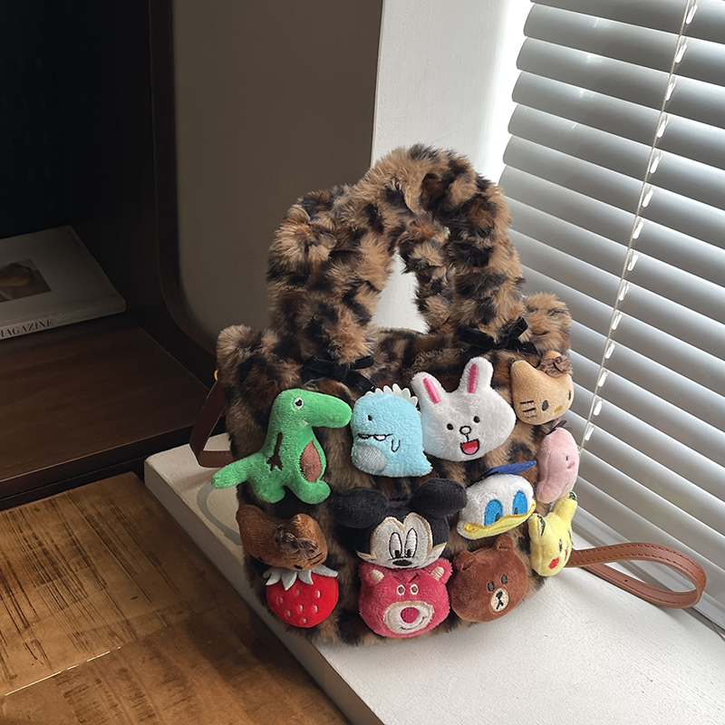 小众洋气毛绒绒可爱公仔玩偶包