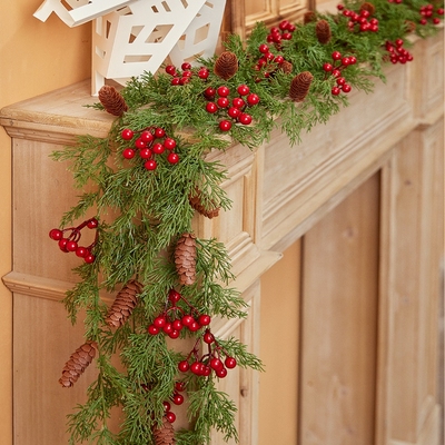 Christmas Pine Vine Garland with Red Berries Rattan Home跨境