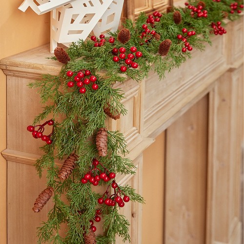Christmas Pine Vine Garland with Red Berries Rattan Home跨境
