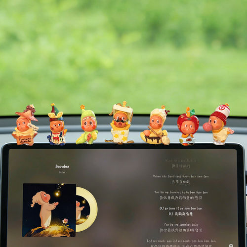 人车载摆件高级感小人摇头车上年