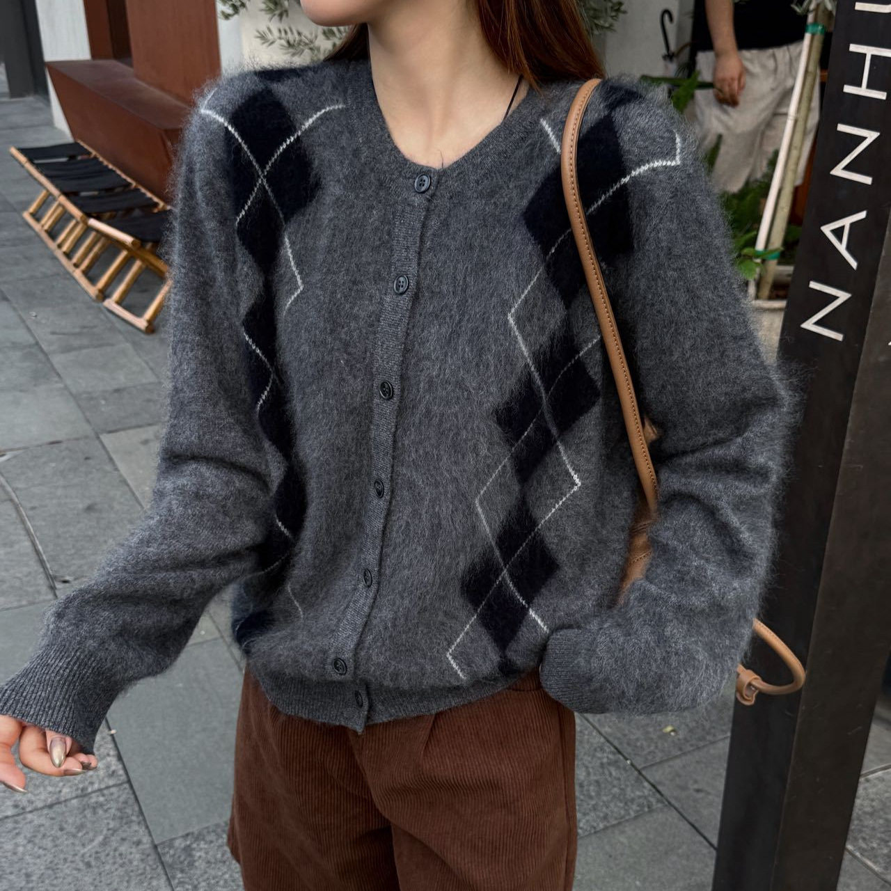 菱形格调丝羊绒拉毛毛衣外套女秋冬新款女装圆领嵌花羊毛针织开衫