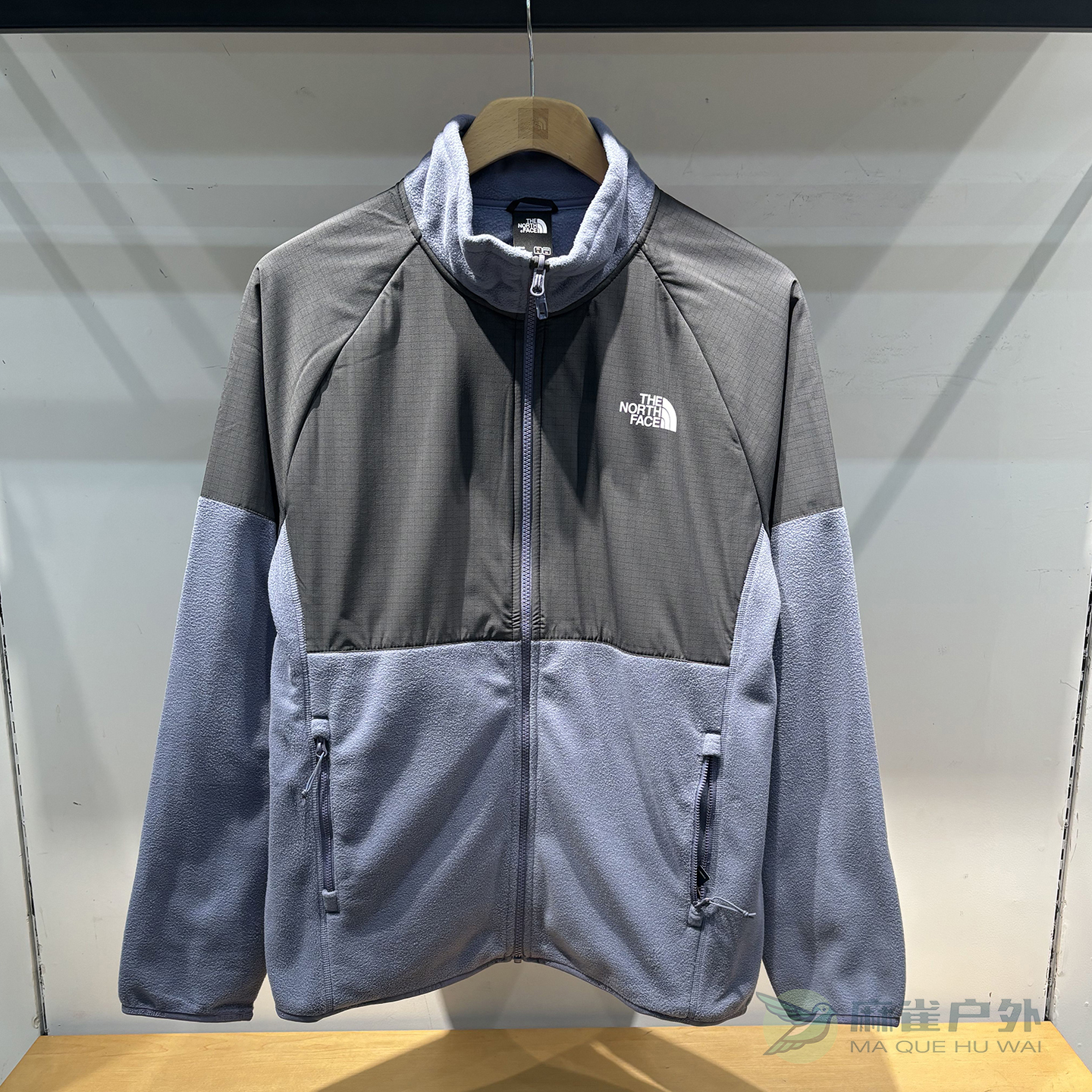 北面男子户外休闲防风透气软壳衣