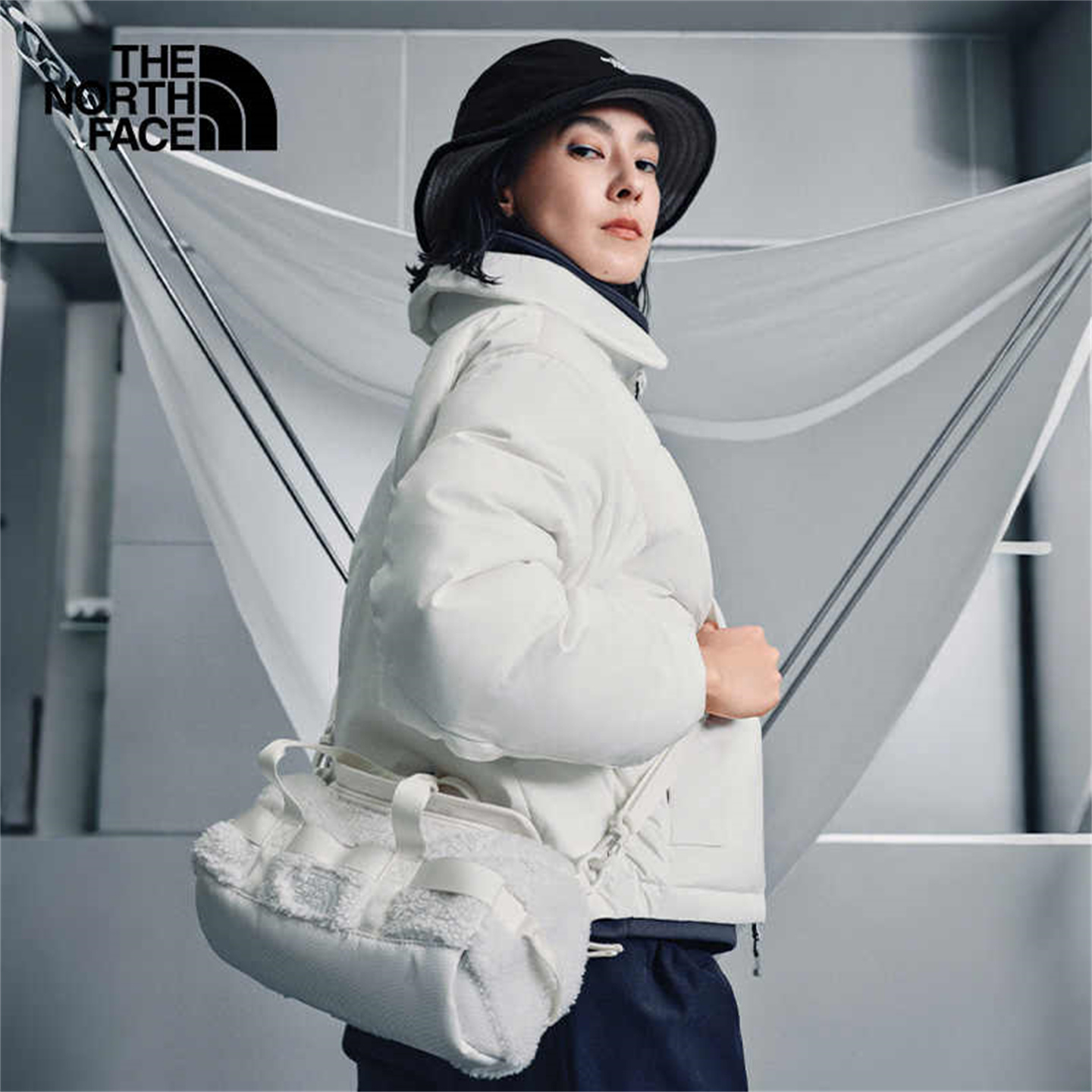 北面户外休闲收纳便捷斜挎单肩包