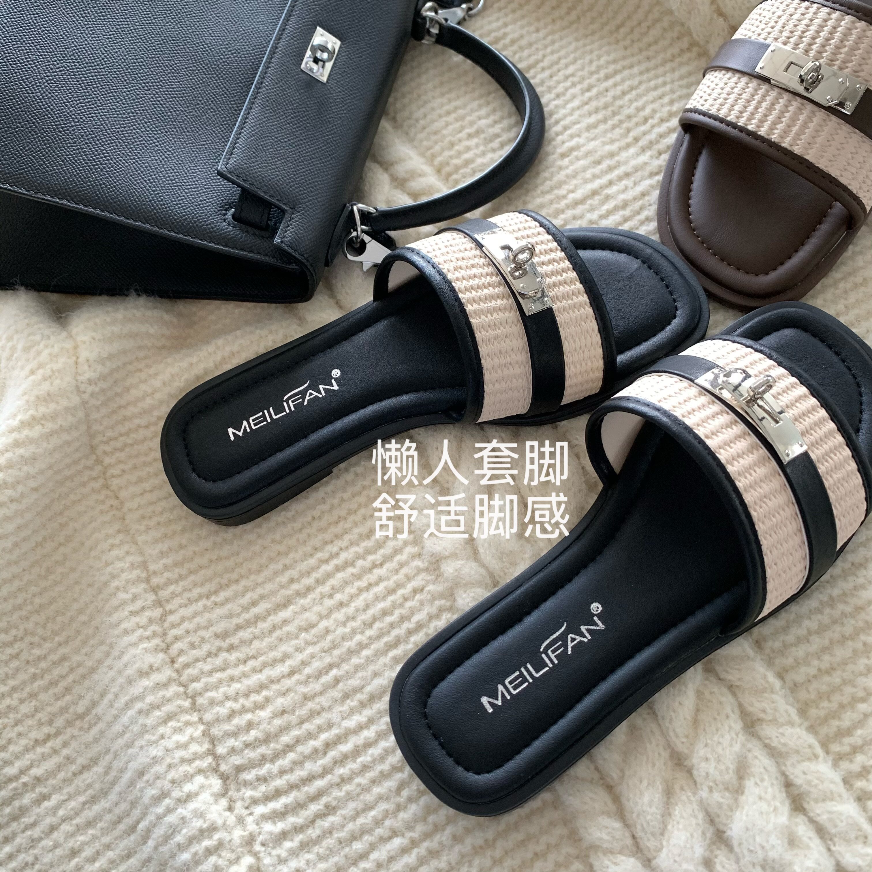 养马人的快乐~INS日杂同款锁扣一字平底度假沙滩拖鞋女凉拖外穿夏