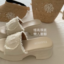 “奈香庄园”INS法式厚底增高一字拖女2025新款夏季外穿温柔凉鞋