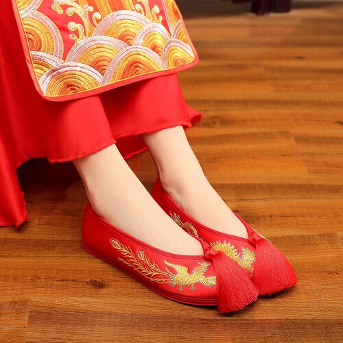 2024新款秀禾鞋新娘婚鞋女红色上轿绣花鞋中式结婚秀禾服鞋平底鞋
